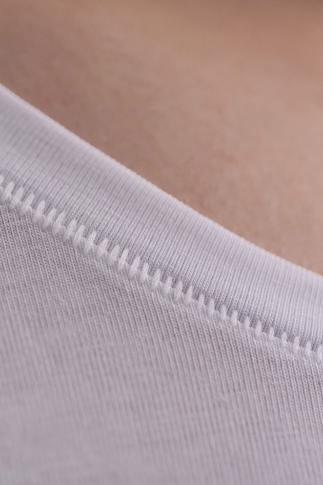 MEN'S UNDERSHIRT WITH WIDE STRAPS WHITE